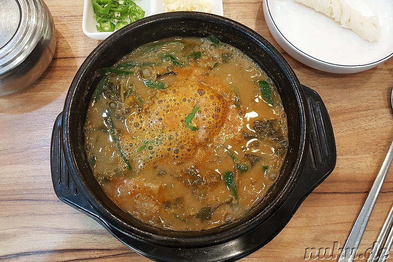  Chueotang (추어탕) - Fischsuppe vom Ostasiatischen Schlammpeitzger