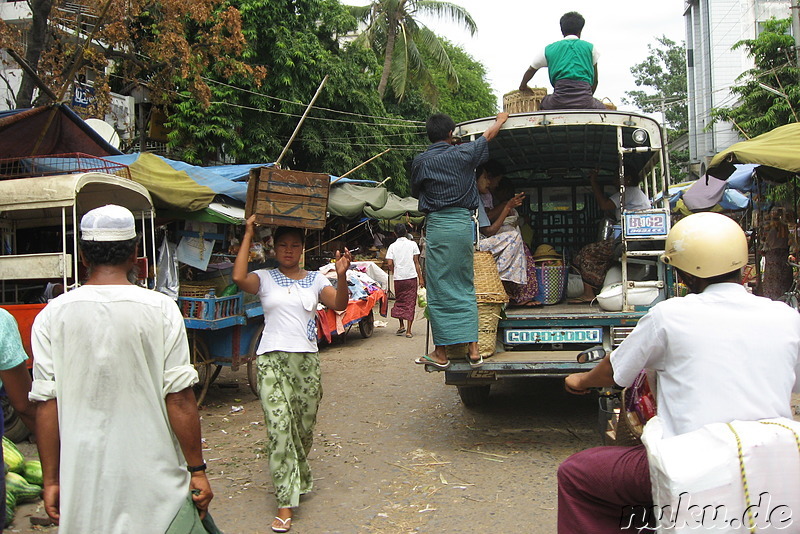 86th Street Market - Strassenmarkt in Mandalay, Myanmar