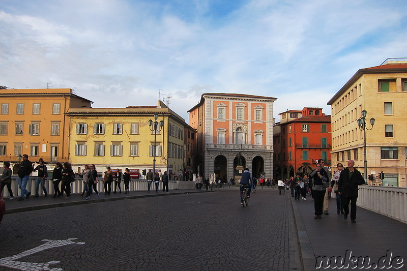 Am Arno in Pisa, Italien