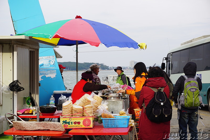 Am Bootsanleger Geunmuli Seonchakjang auf Muuido Island, Korea