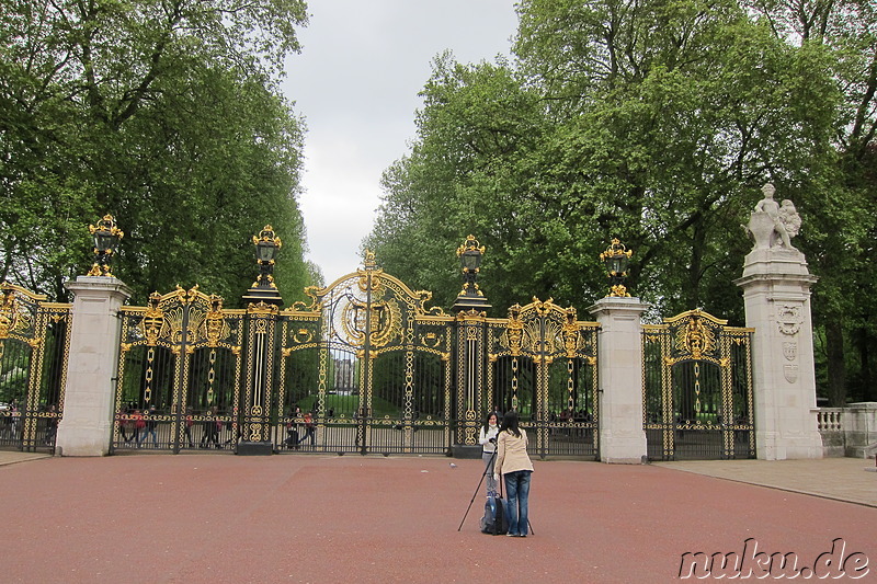 Am Buckingham Palace in London, England