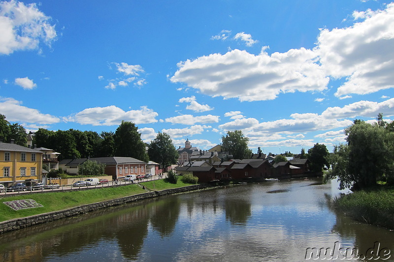 Am Flussufer in Porvoo, Finnland