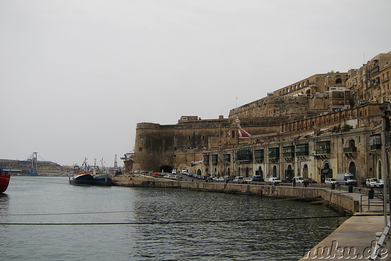 Am Hafenbecken in Valletta, Malta