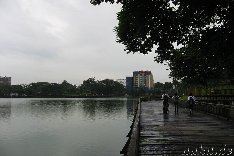 Am Kandawgyi Lake - See in Yangon, Myanmar