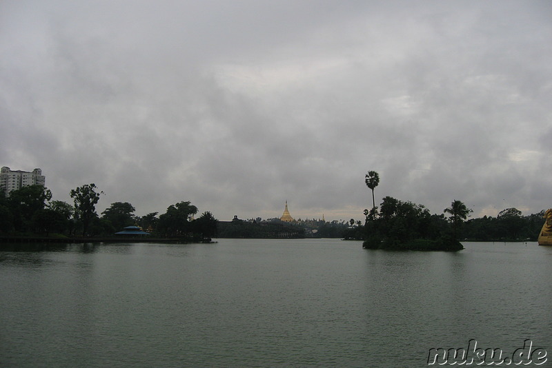 Am Kandawgyi Lake - See in Yangon, Myanmar