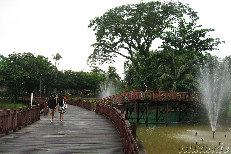 Am Kandawgyi Lake - See in Yangon, Myanmar