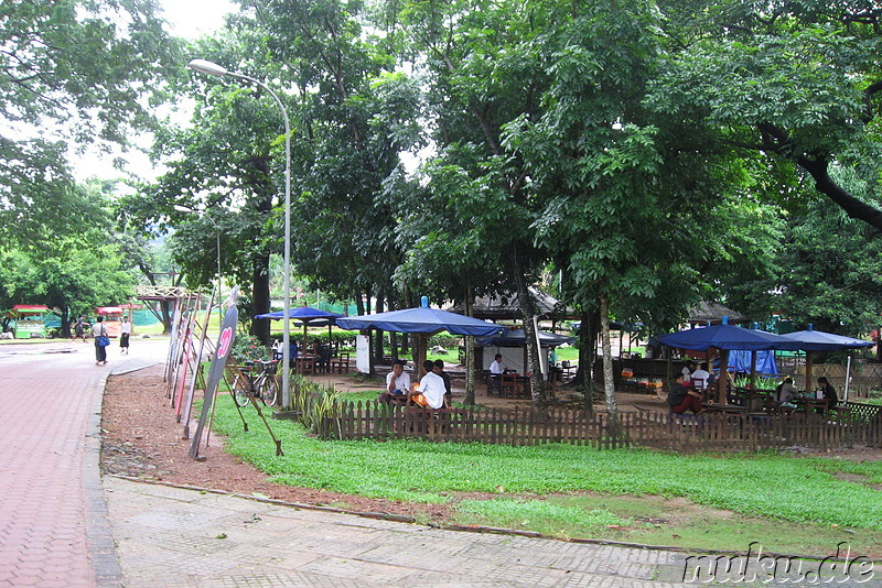 Am Kandawgyi Lake - See in Yangon, Myanmar