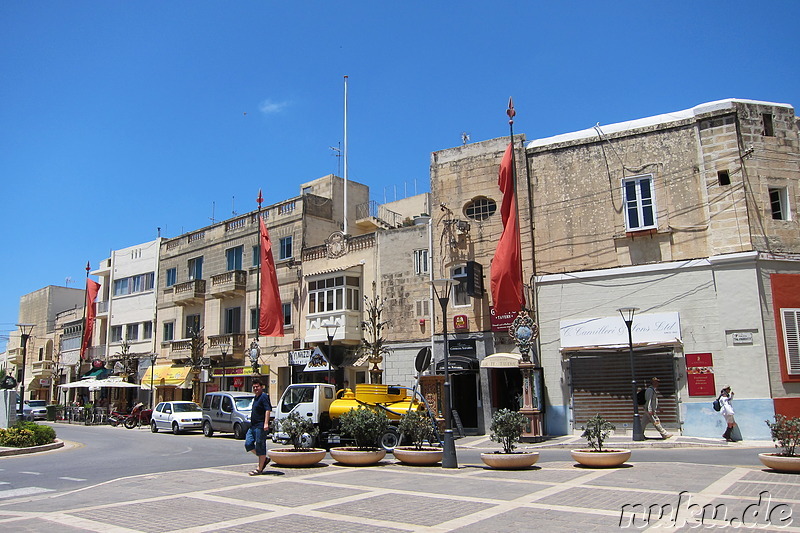 Am Platz Misrah il-Parrocca in Rabat, Malta