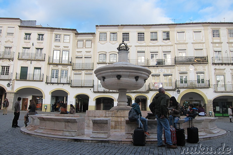 Am Praca do Giraldo - Platz im Zentrum von Evora, Portugal