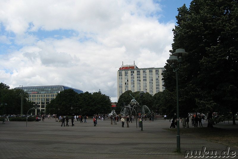 Am Roten Rathaus in Berlin