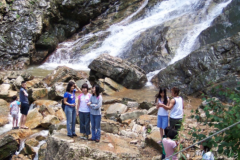 Am Wasserfall in Gangchon