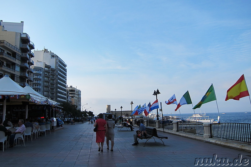 An der Meerpromenade in Sliema auf Malta