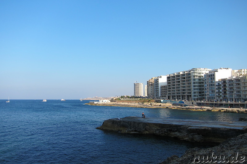 An der Meerpromenade in Sliema auf Malta