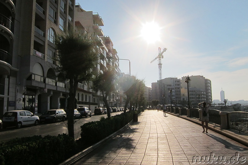 An der Meerpromenade in Sliema auf Malta