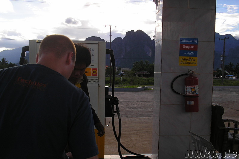 An der Tankstelle