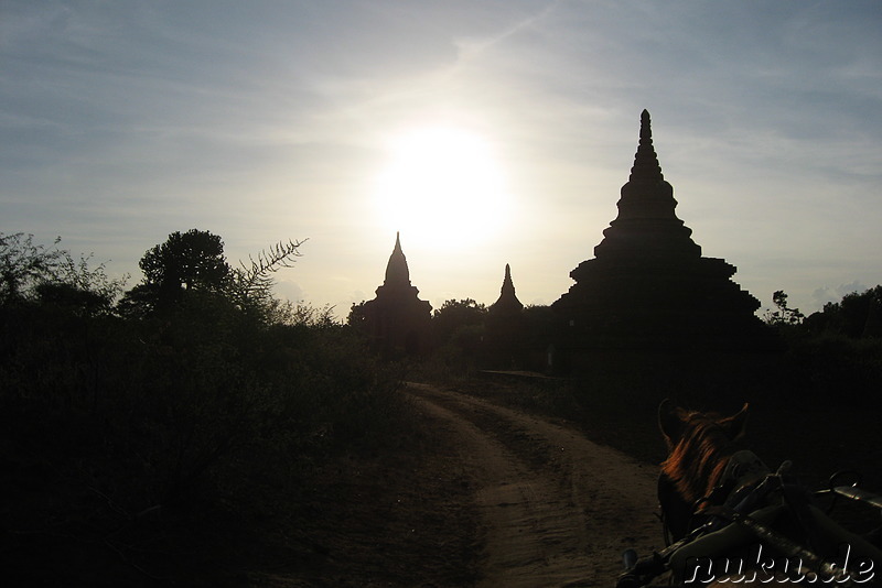 Anfahrt zum Buledi Tempel in Bagan, Myanmar