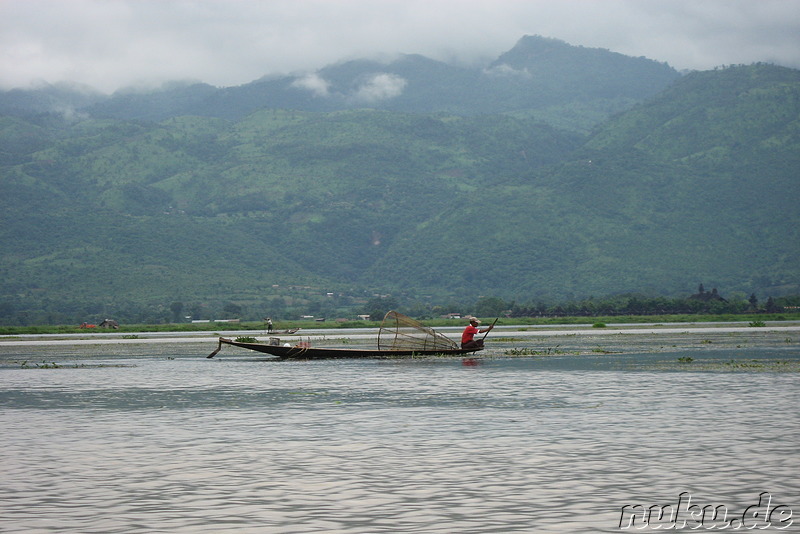 Auf dem Inle Lake zwischen Nyaungshwe und Ywama in Myanmar