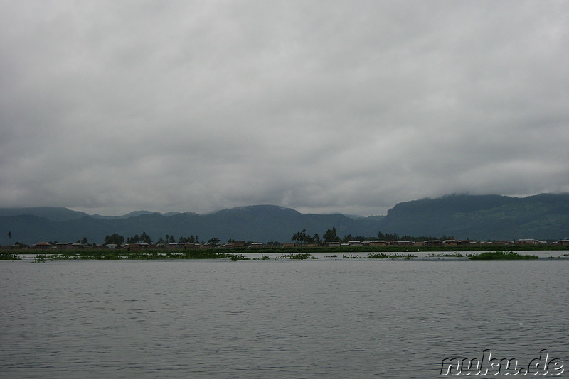 Auf dem Inle Lake zwischen Nyaungshwe und Ywama in Myanmar