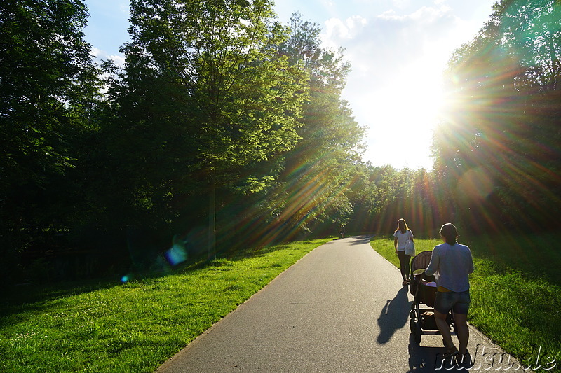 Auf dem Weg zum Biergarten auf der Wöhrder Wiese in Nürnberg