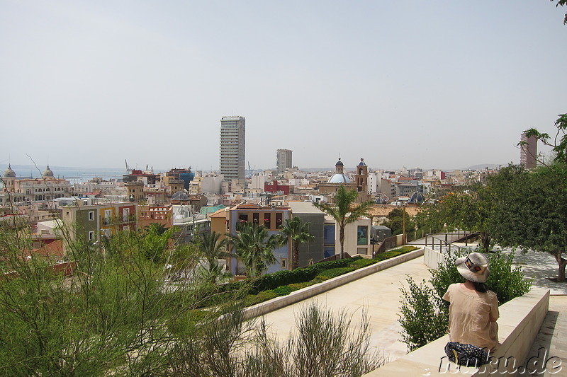 Ausblick auf Alicante vom Castillo de Santa Barbara
