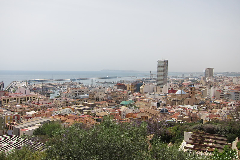 Ausblick auf Alicante vom Castillo de Santa Barbara