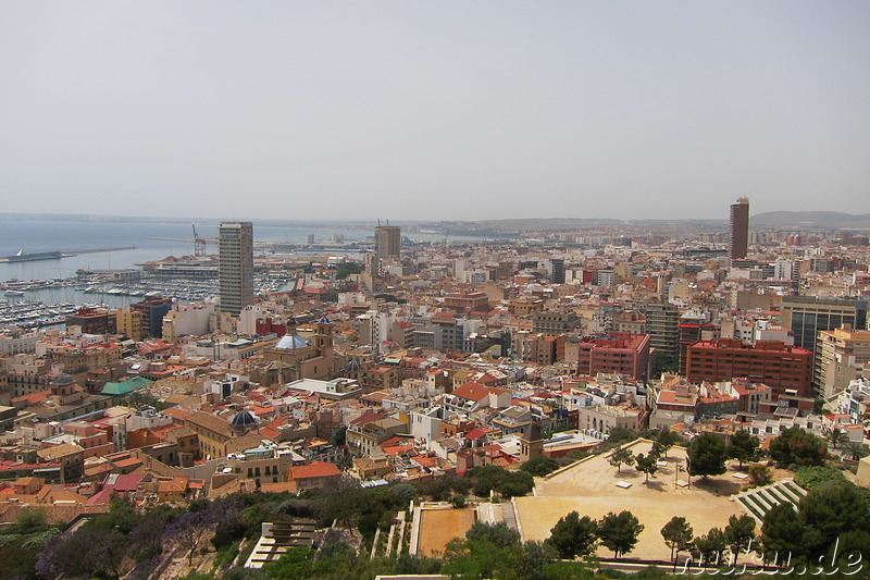 Ausblick auf Alicante vom Castillo de Santa Barbara