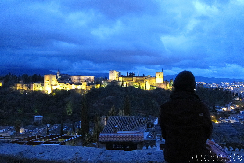 Ausblick auf die Alhambra vom Mirador de San Nicolas in Granada, Spanien