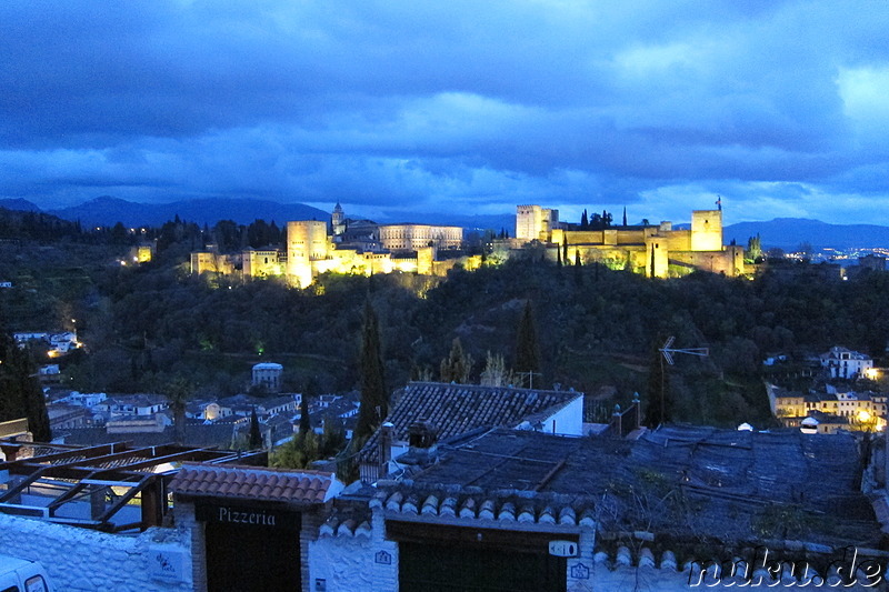 Ausblick auf die Alhambra vom Mirador de San Nicolas in Granada, Spanien
