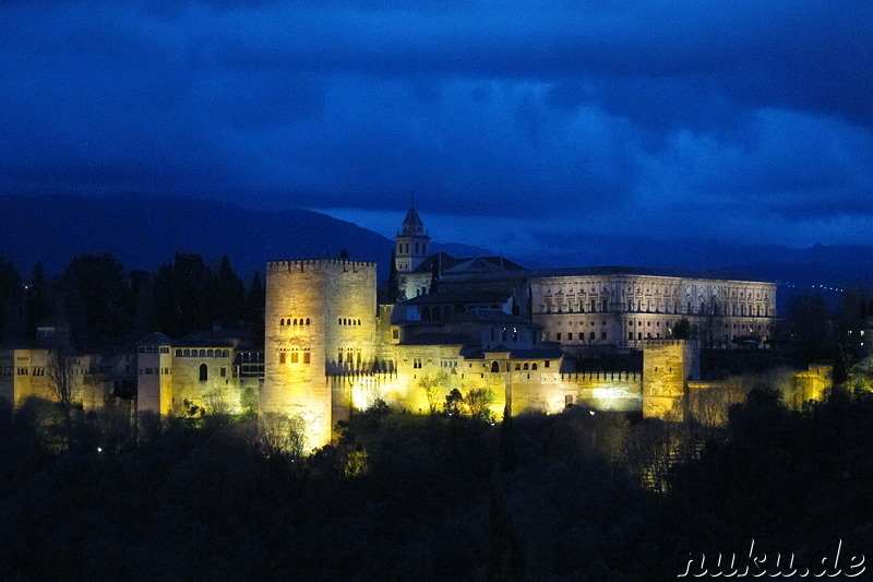 Ausblick auf die Alhambra vom Mirador de San Nicolas in Granada, Spanien