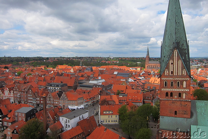 Ausblick auf die Innenstadt vom Wasserturm in Lüneburg, Niedersachsen