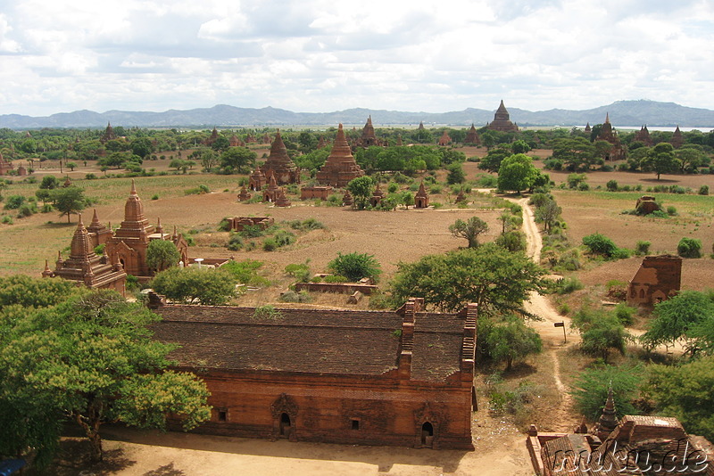 Ausblick vom Shwesandaw Paya - Tempel in Bagan, Myanmar