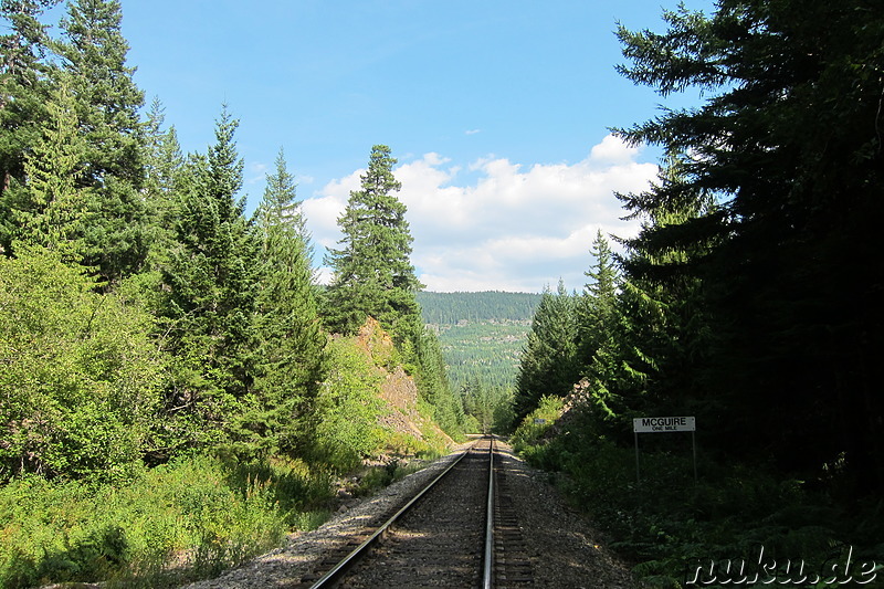 Bahnschienen an den Brandywine Falls in British Columbia, Kanada