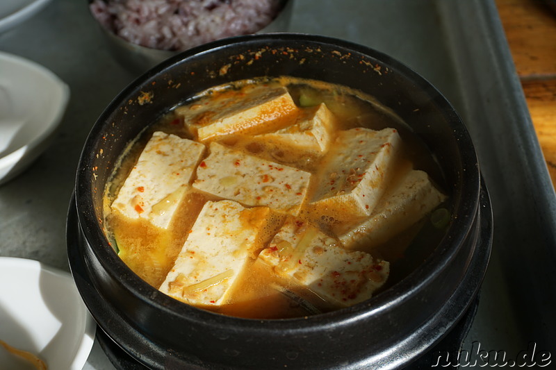 Bajirak Doinjangjjigae (바지락된장찌개) - Sojabohneneintopf mit Muscheln und Tofu