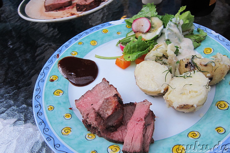 Barbecue im Hostel von Tofino auf Vancouver Island, Kanada