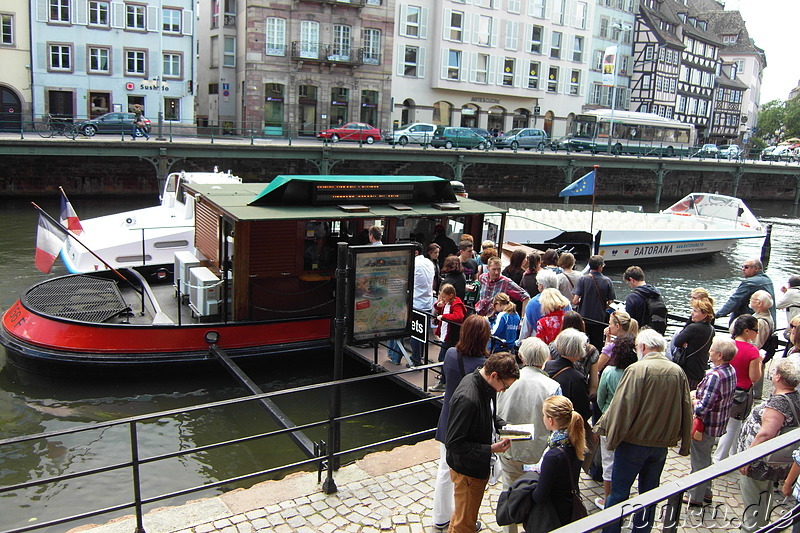 Batorama Boat Trip auf der Ill in Strasbourg, Frankreich