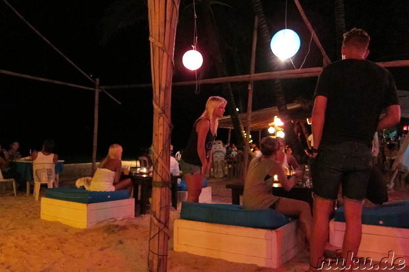 Beachbar am White Beach von Boracay, Philippinen