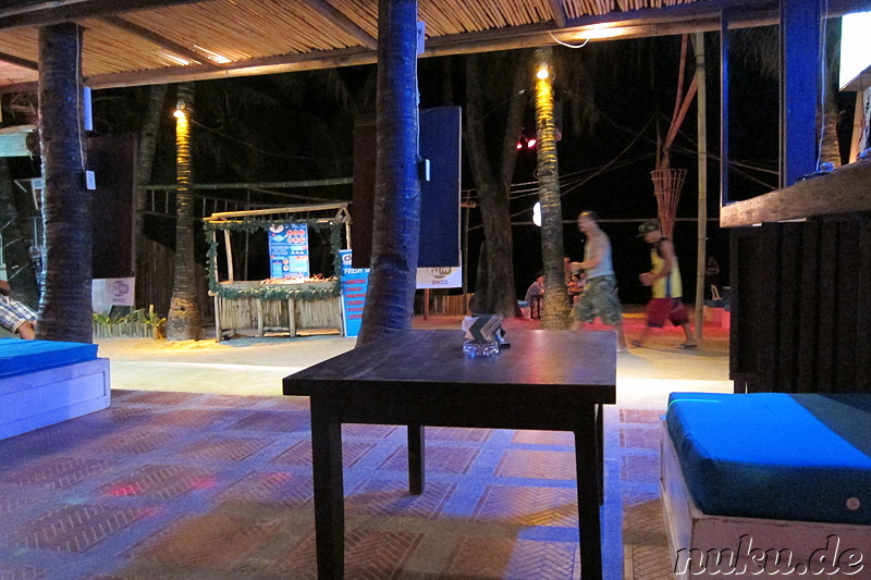 Beachbar am White Beach von Boracay, Philippinen