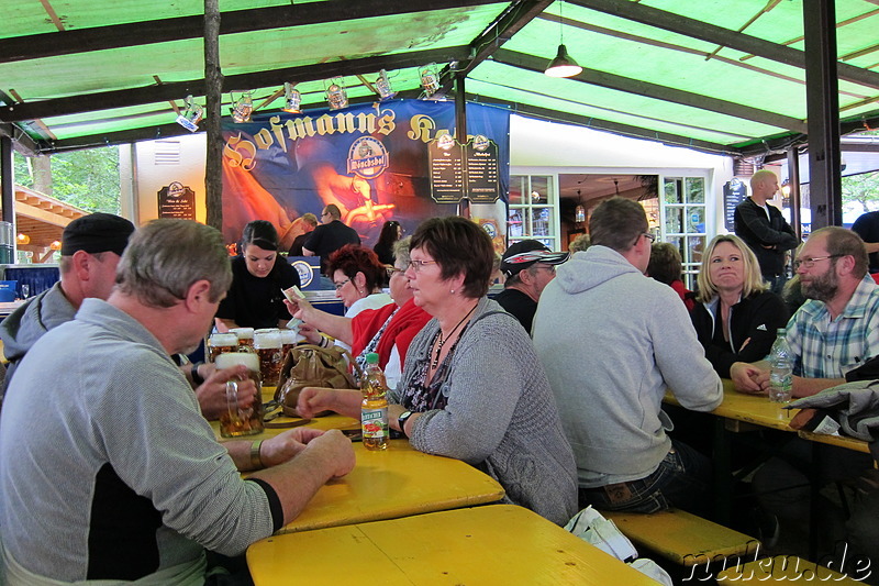 Bei Hofmann's Keller (Kulmbacher Mönchshof) auf dem Annafest