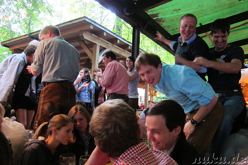 Bei Hofmann's Keller (Kulmbacher Mönchshof) auf dem Annafest