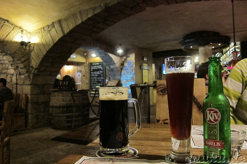 Bierprobe im Restaurant Becherplatz in Karlsbad, Tschechien