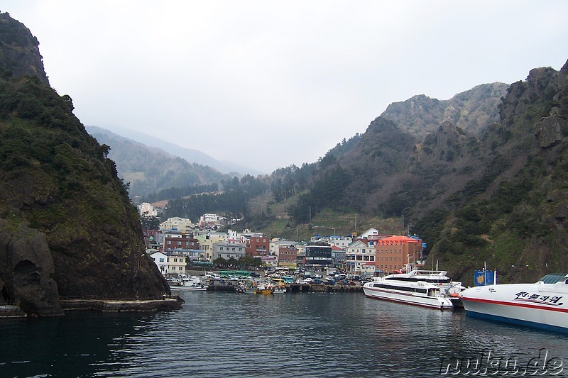 Blick auf den Hafen von Dodong-ri