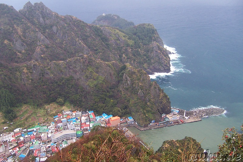 Blick auf den Hafen von Dodong-ri