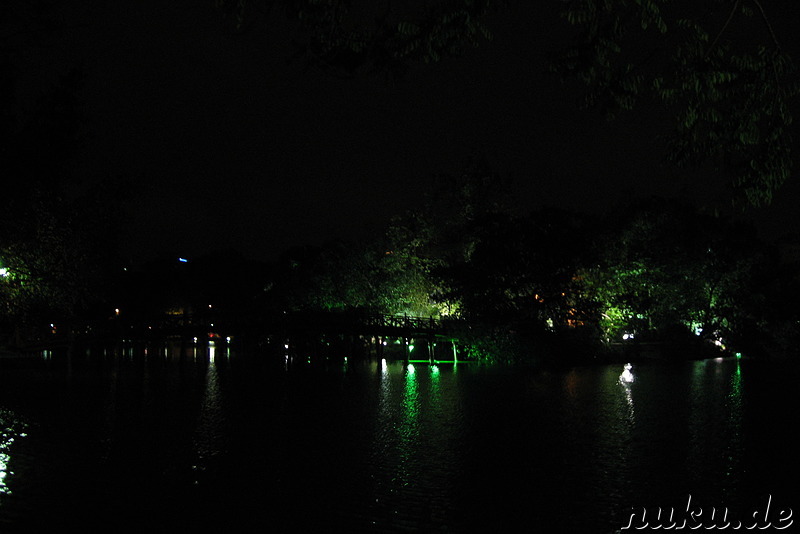Blick auf den Hoan Kiem See bei Nacht