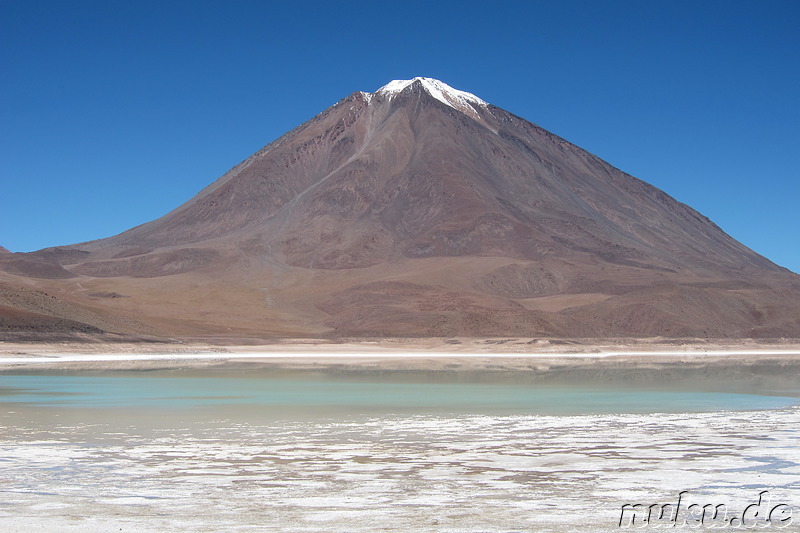 Blick auf den Lincacabur Vulkan von der Laguna Verde in Uyuni, Bolivien