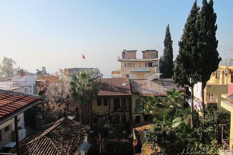 Blick auf die Dächer der Altstadt von Antalya, Türkei