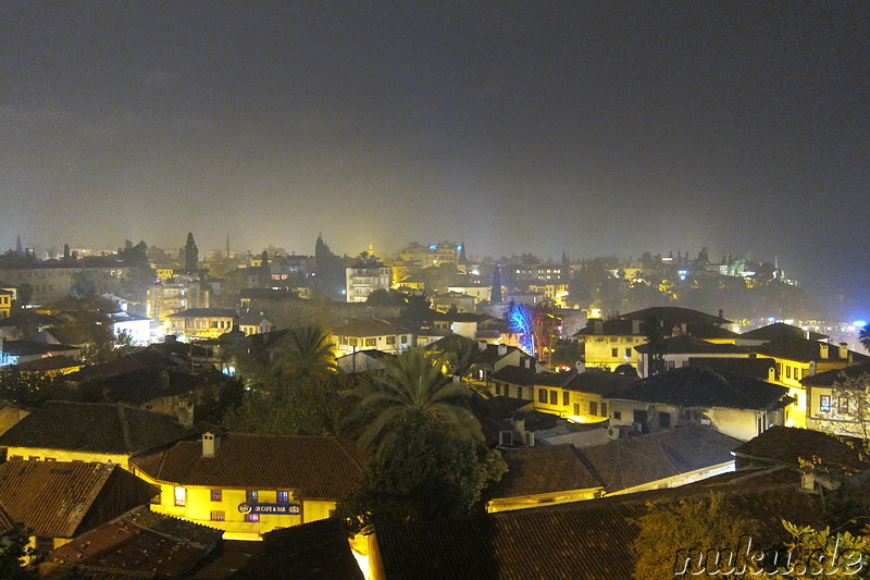 Blick auf die Dächer der Altstadt von Antalya, Türkei