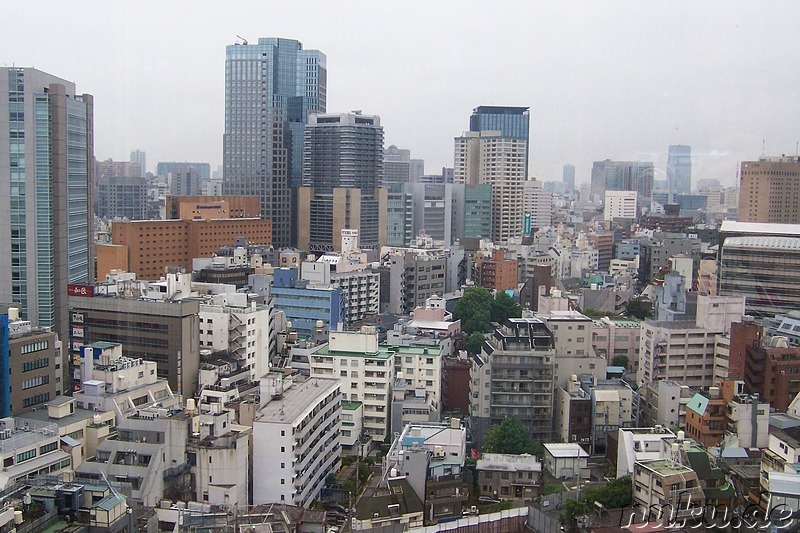 Blick auf Tokyo aus der Jugendherberge (18. Stock)