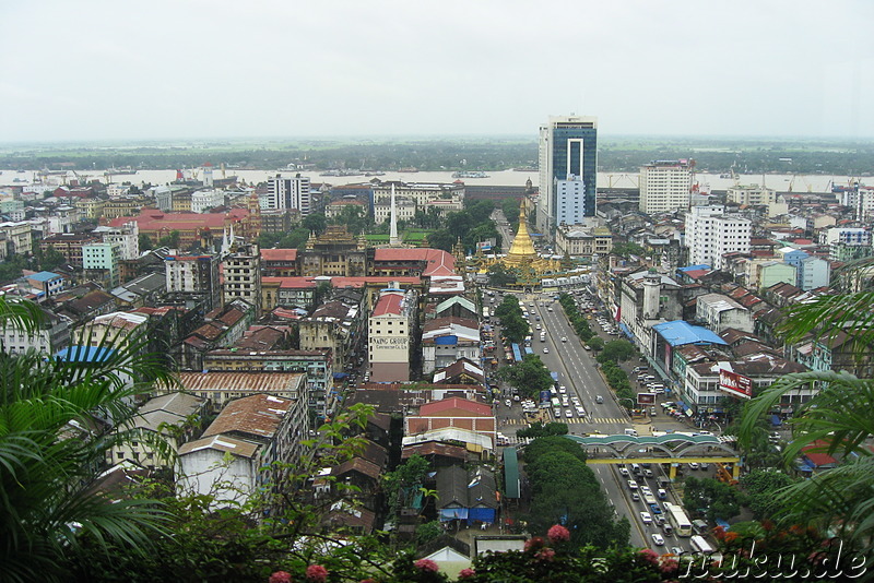 Blick auf Yangon vom Sakura Tower