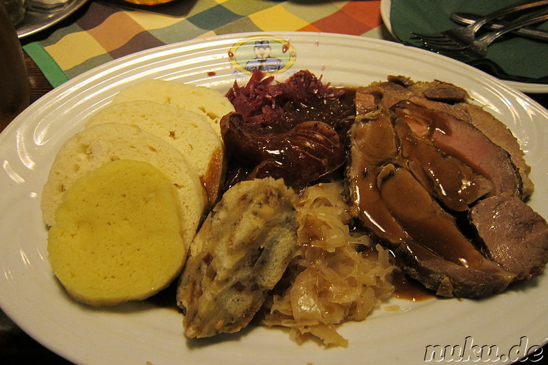 Böhmische Küche im Restaurant Hospoda U Svejka in Karlsbad, Tschechien