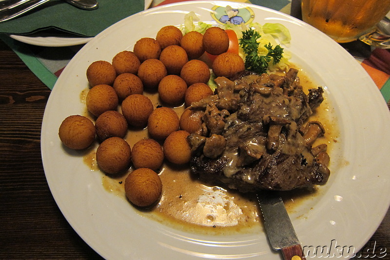 Böhmische Küche im Restaurant Hospoda U Svejka in Karlsbad, Tschechien